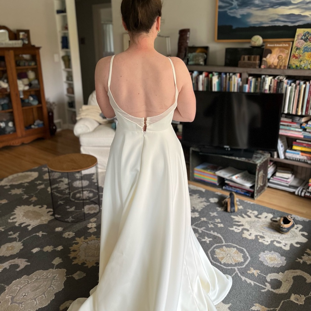 Tara Latour wedding gown - Picture 6 of 7